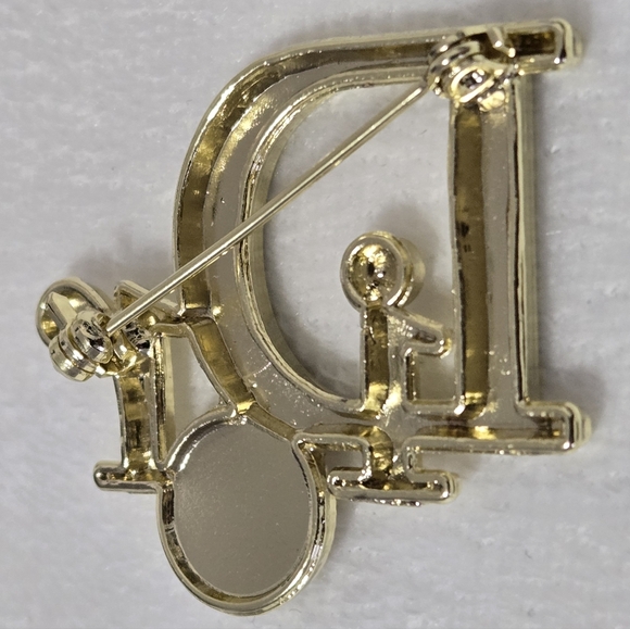 Fashion Inspired Elegant Black and Gold Brooch, Pin - Picture 5 of 5